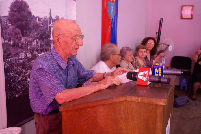 Lec Zadeja - gjatë një aktiviteti